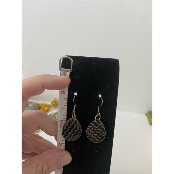 shell teardrop earrings - Picture 4 of 5